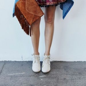 7.5 Toms Nude Desert Wedge Booties